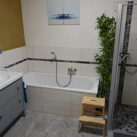 Ferien- Und Gaestewohnung Zallnerhof Am Elberadweg In * Steutz